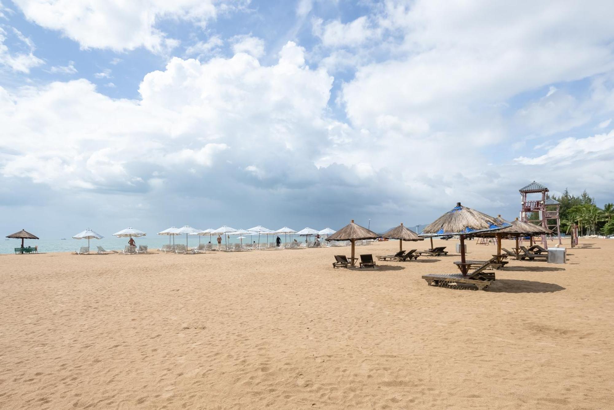 Elnob Seaview Aparthotel Hai Tang Bay Sanya Bagian luar foto