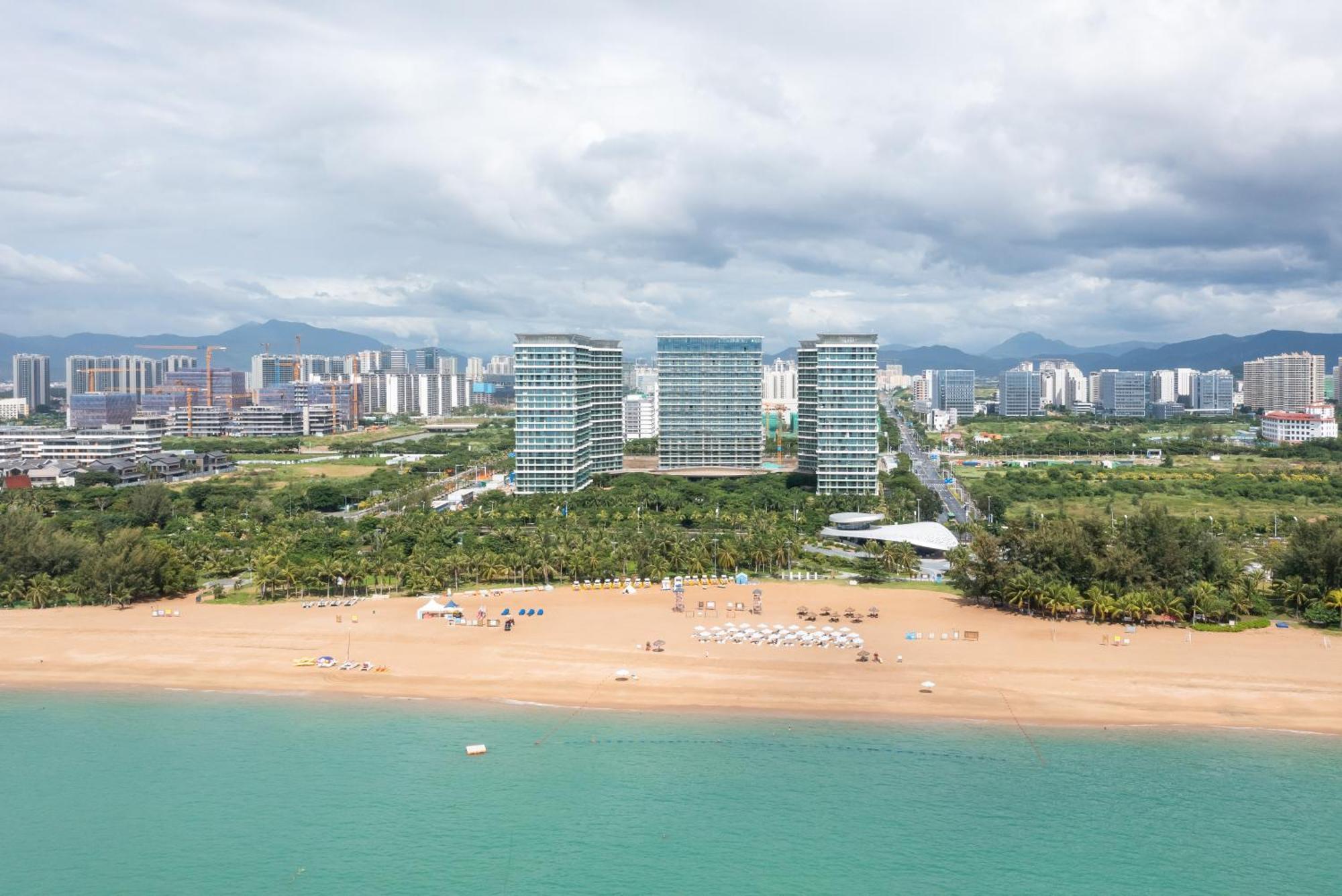 Elnob Seaview Aparthotel Hai Tang Bay Sanya Bagian luar foto